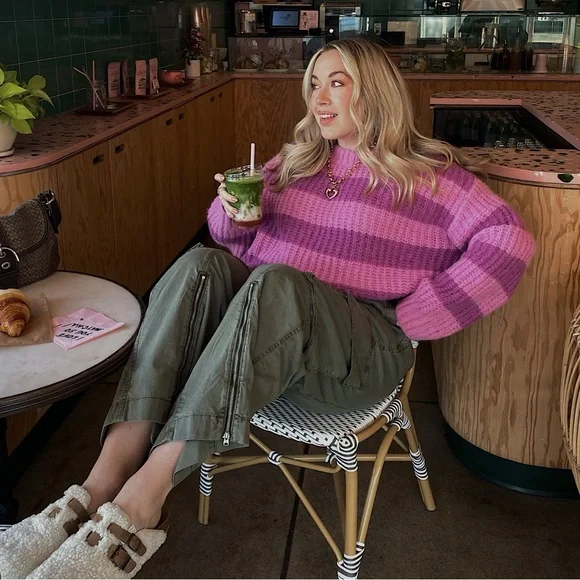 Abercrombie & Fitch Olive Green Cargo Pants with Pink Striped Sweater - Picture 2 of 4